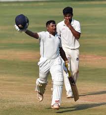 ಶತಕ ಬಾರಿಸಿ ಅಬ್ಬರಿಸಿದ ಸರ್ಫರಾಜ್ ಖಾನ್